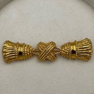 Vintage‎ IVANA Trump Gold Tone Double Tassel Knot Brooch Signed Rare Pin